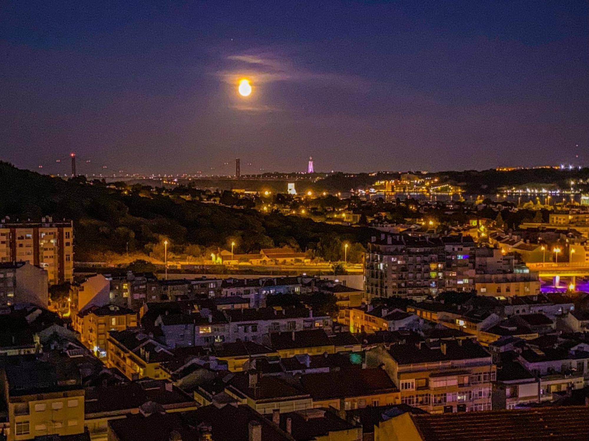 Ideally Located With Perfect Views Algés Dış mekan fotoğraf